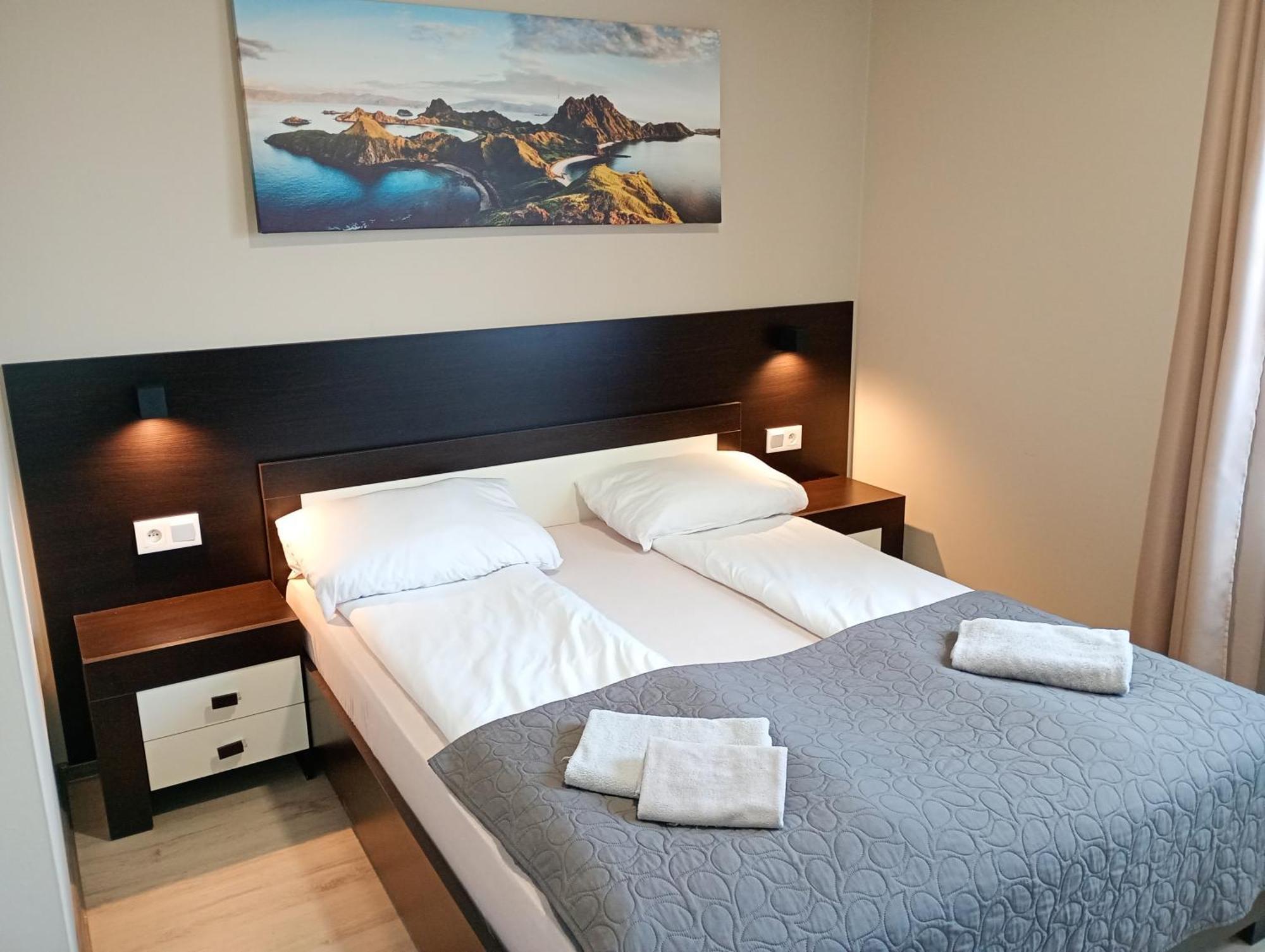 Good Night Noclegi & Strefa Z Sauna I Jacuzzi Ogolnodostepna Lub Na Wylacznosc Czechowice-Dziedzice Extérieur photo