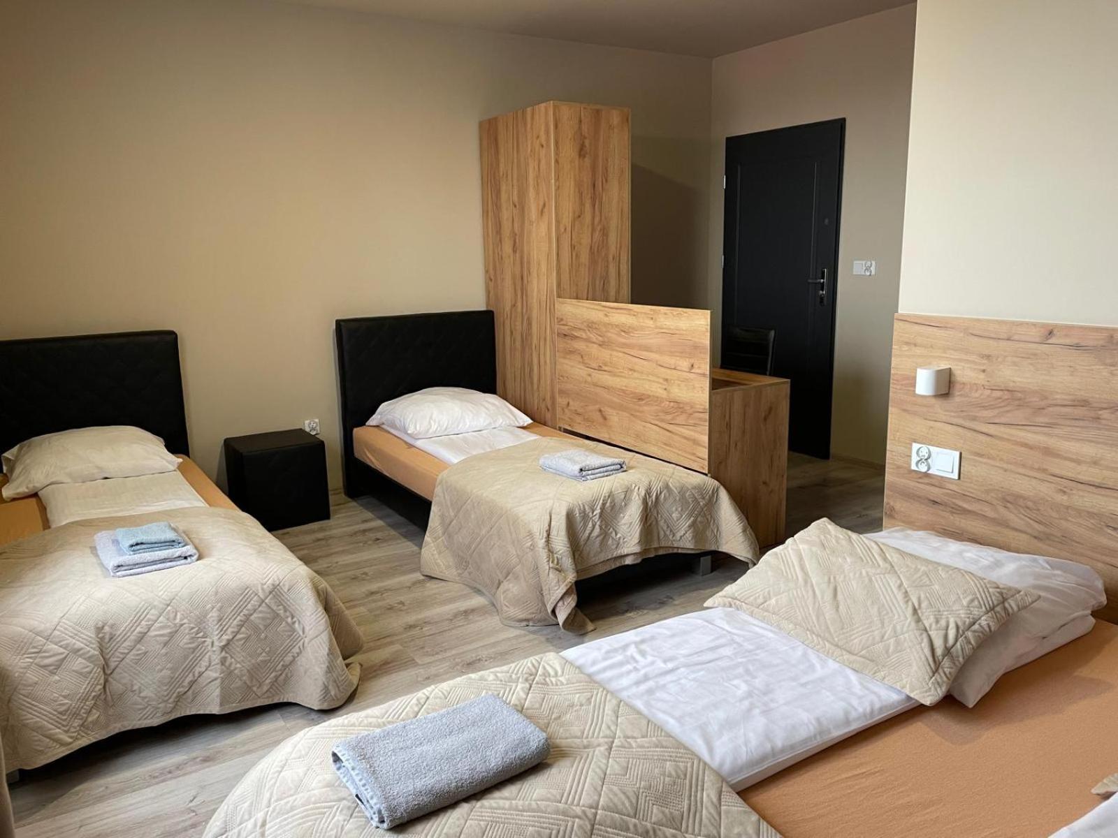 Good Night Noclegi & Strefa Z Sauna I Jacuzzi Ogolnodostepna Lub Na Wylacznosc Czechowice-Dziedzice Extérieur photo